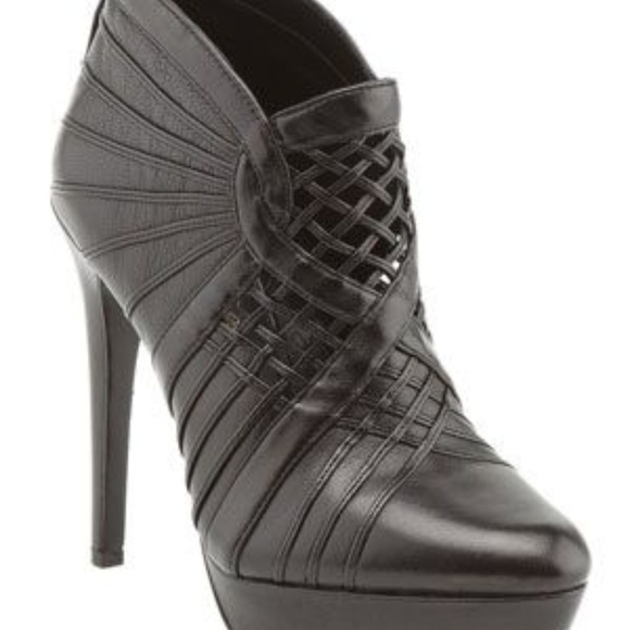 Elie Tahari Bria Gray Bootie Heel Laticed Web 8.5 - Picture 8 of 10